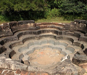 polonnaruwa-ruins-04.jpg